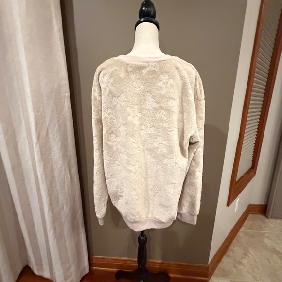 Wound Up Juniors Christmas Icon Tan Fleece Pullover, Size XL - Picture 6 of 14